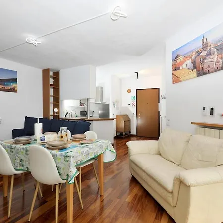 Panoramic Luxury W Garage Happy 2 Apartament *